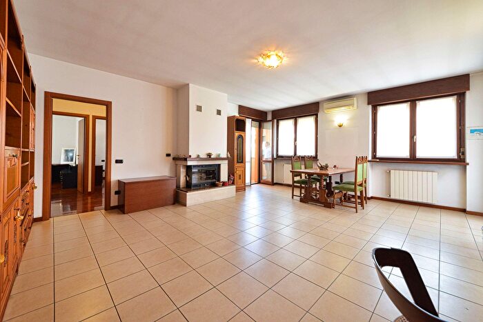 Casa con 5 locali in vendita in Via San Giovanni Bosco, Cislago