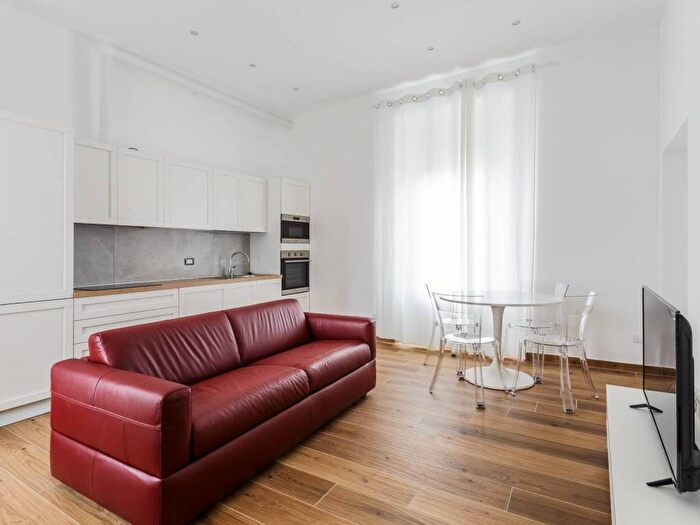Appartamento trilocale in affitto in Via Lucilio Gaio, Certosa, Milano
