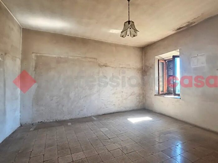 Casa trilocale in vendita in Via Moretto Scn, Torre Cajetani