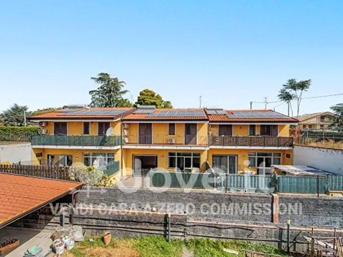 Casa quadrilocale in vendita in Via dei Girasoli, Mascalucia