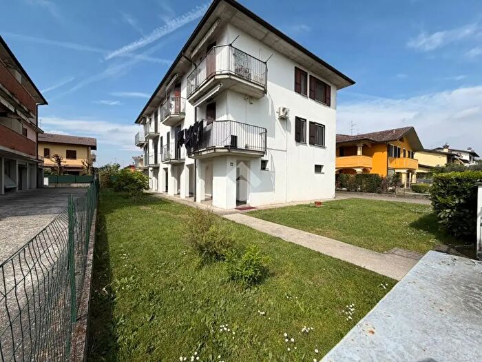Appartamento trilocale in vendita in Via Mussi, Quintano
