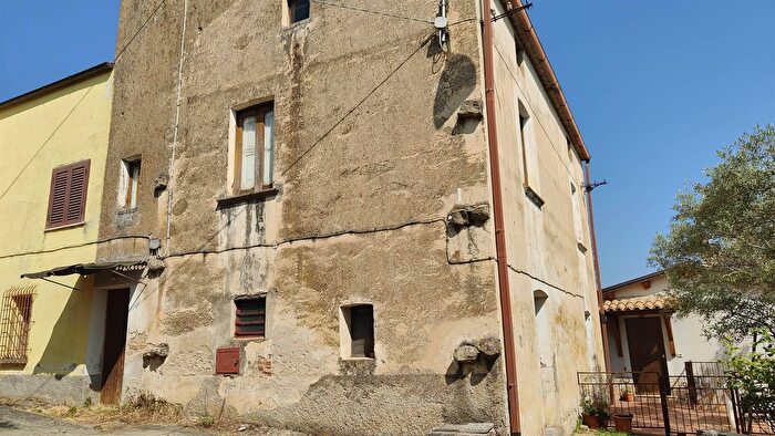 Casa trilocale in vendita in Contrada Tenimento, Cosenza