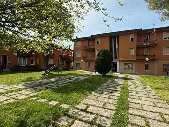 Appartamento trilocale in vendita in Longare
