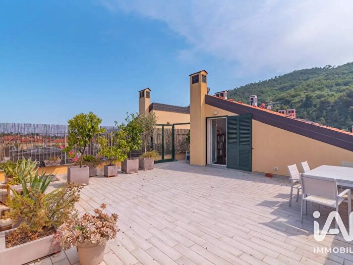 Appartamento trilocale in vendita in Via Villa Gerini, Cisano Sul Neva