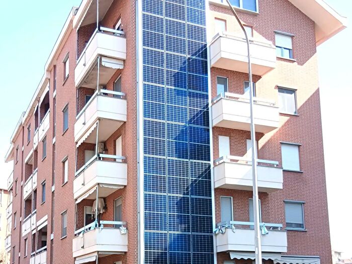 Appartamento con 7 locali in vendita in Via Noce, Valenza