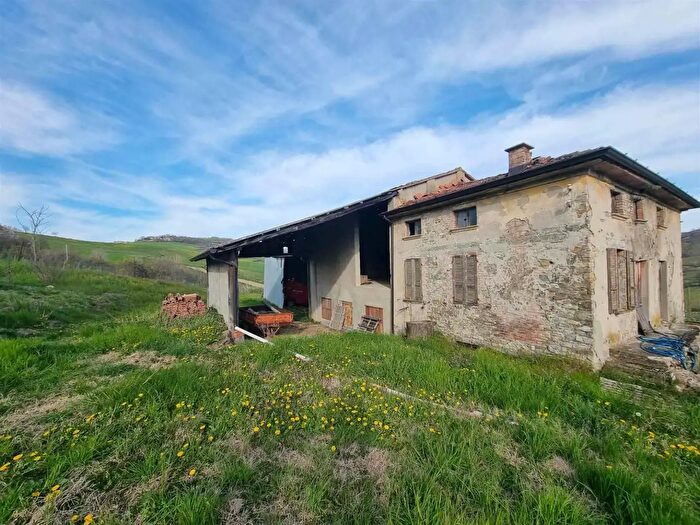 Casa trilocale in vendita in Loc Pentima, Piozzano