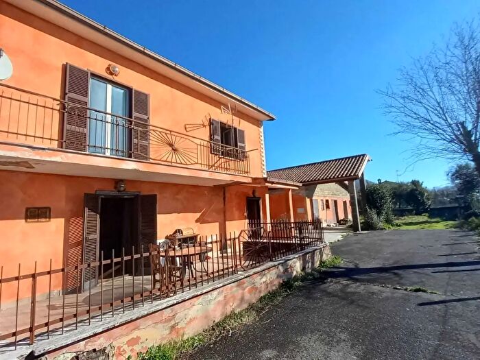 Casa quadrilocale in vendita in Via Quadrelle, Palestrina