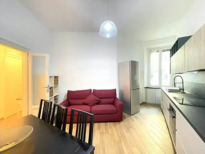Appartamento trilocale in affitto in Piazzale Segrino, Milano