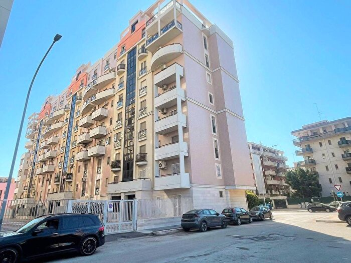 Appartamento quadrilocale in affitto in Viale Lussemburgo, Macchia Gialla Ordona Sud, Foggia