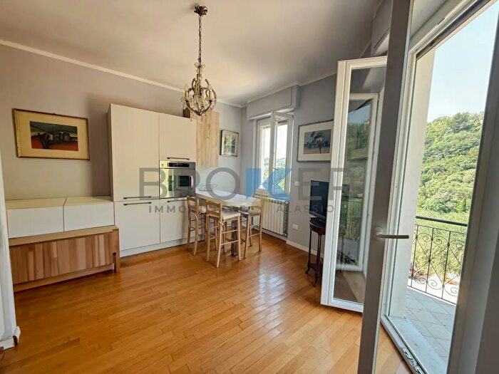 Appartamento trilocale in vendita in Via Francesco Airaldi, Alassio