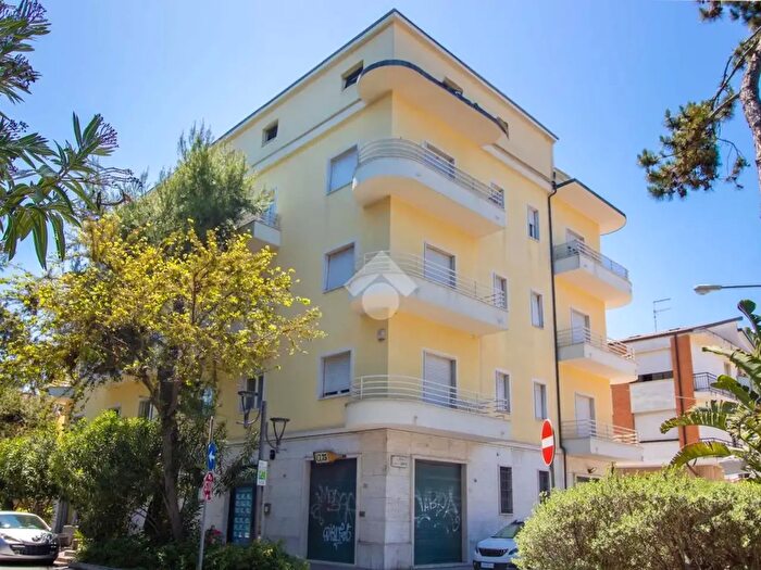 Appartamento con 5 locali in vendita in Viale FCavallotti, Porto San Giorgio