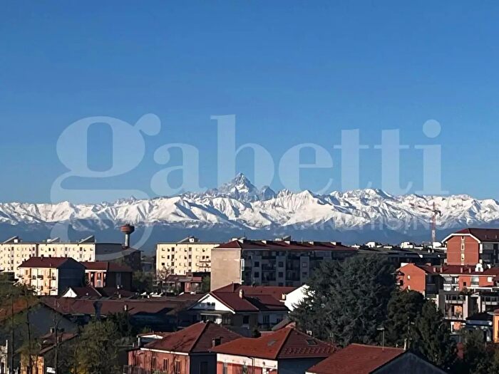 Appartamento con 5 locali in vendita in Corso Francia, Torino