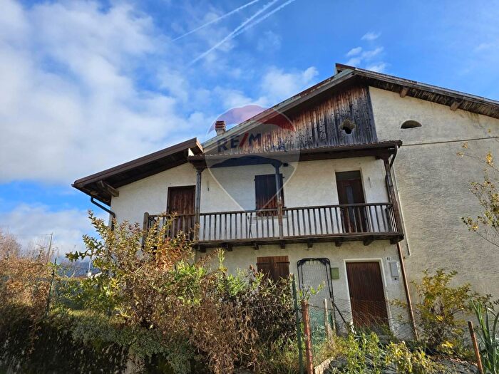 Casa bilocale in vendita in Via Rigoi, Lamon