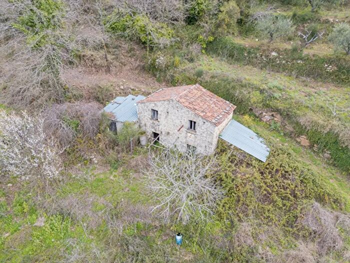 Casa quadrilocale in vendita in Via Sorrentini, San Mauro Cilento