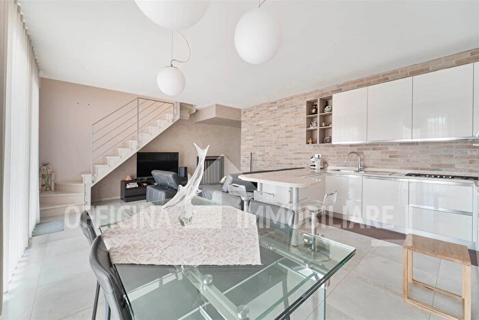 Appartamento trilocale in vendita in Via alle Torri, Colico