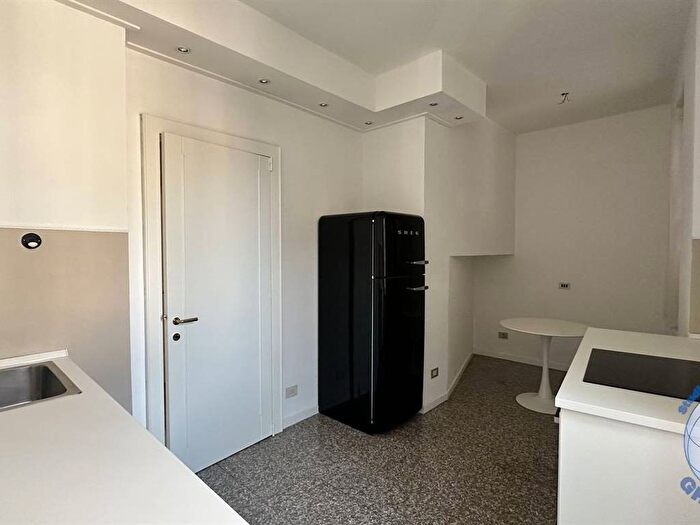 Appartamento trilocale in affitto in Via Lambro, Centro Storico, Monza
