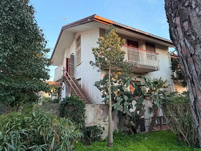 Casa trilocale in vendita in Via Severino Ferrari, Anzio