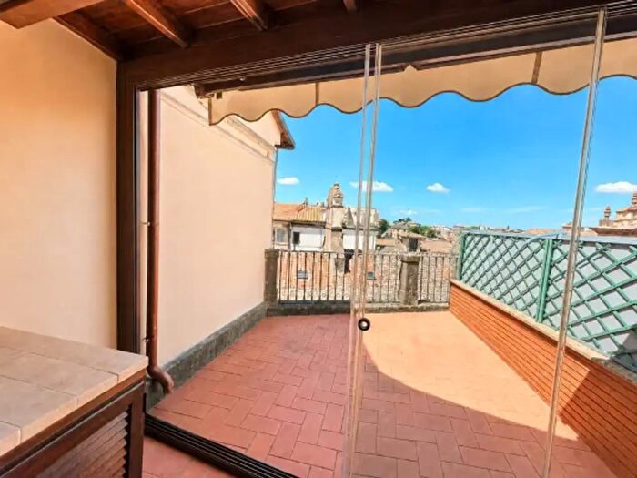 Appartamento bilocale in vendita in Via Zuccari, Viterbo