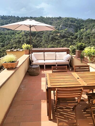 Appartamento con 5 locali in vendita in Fiesole, Firenze