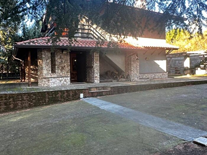 Casa con 5 locali in affitto in Via Francesco Guicciardini, Centro, Mascalucia