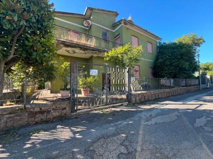 Casa con 6 locali in vendita in Via Orchidea, Bassano In Teverina