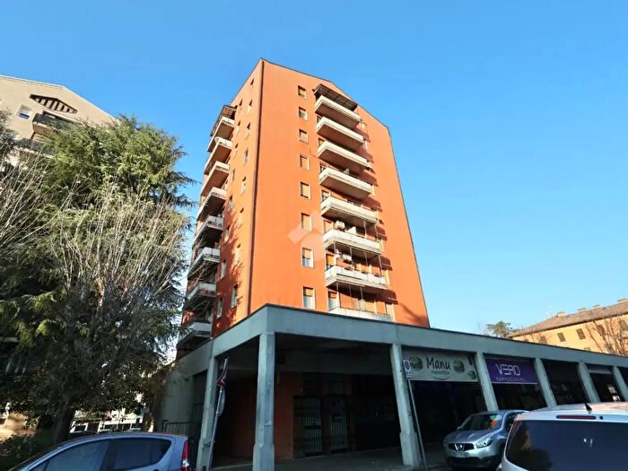 Appartamento trilocale in vendita in Via Giovanni Bolognesi, Reggio Emilia