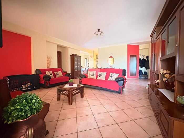 Appartamento quadrilocale in vendita in Via Sp, Rose