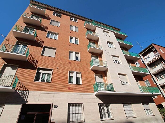 Appartamento trilocale in affitto in Via Adolfo Wildt, Casoretto, Milano