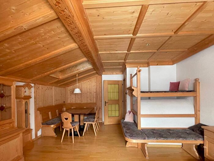 Appartamento trilocale in affitto in Strada Plesdinaz, Santa Cristina Valgardena
