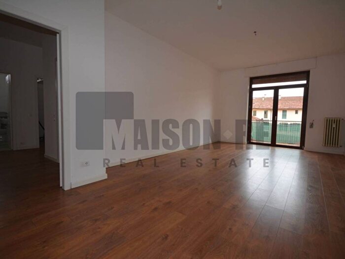 Appartamento quadrilocale in affitto in Corso Magenta, Magenta Arnaldo, Brescia