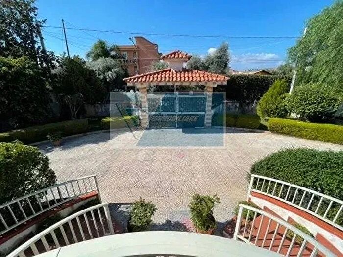 Casa con 7 locali in vendita in Melilli