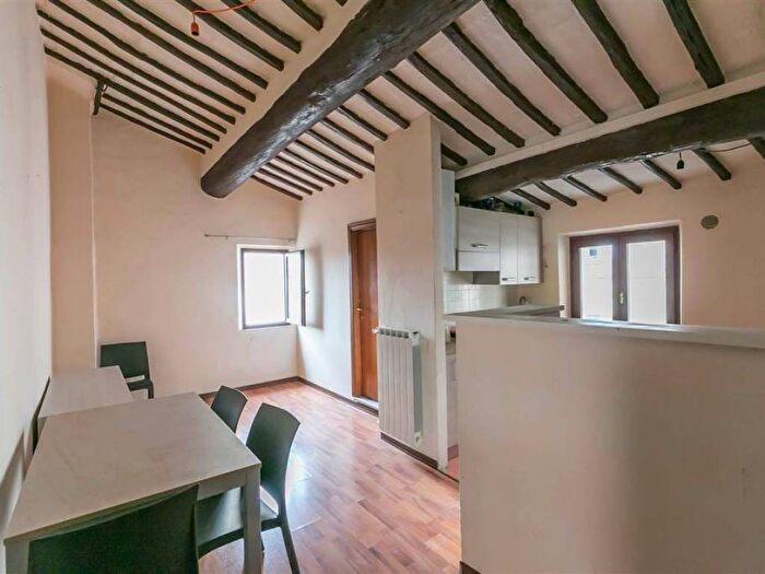 Appartamento trilocale in affitto in Provenzano, Siena