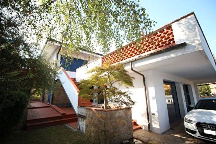 Casa con 6 locali in vendita in Via del Fossetto, Lucca