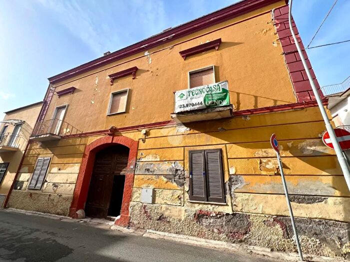 Casa con 5 locali in vendita in Via F Filzi, Mondragone