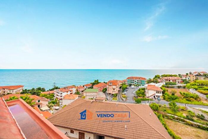 Appartamento trilocale in vendita in Via Piani Paorelli, Costarainera