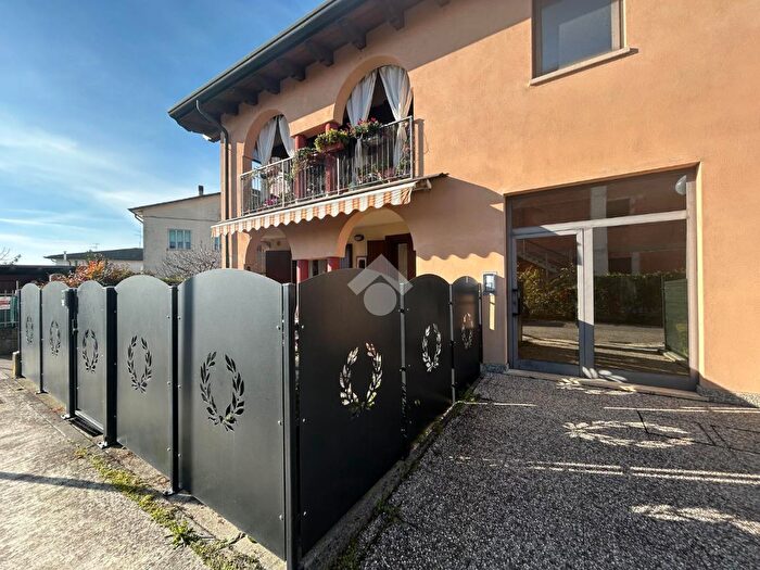 Appartamento trilocale in vendita in Isola Della Scala