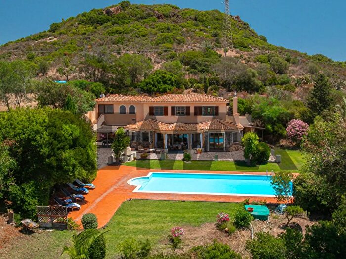 Casa con 12 locali in vendita in Alghero