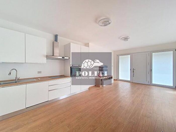 Appartamento quadrilocale in vendita in Via Basilicata, Empoli