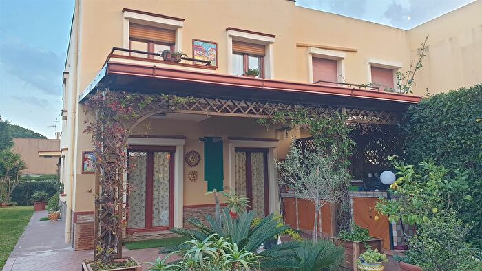 Casa quadrilocale in vendita in Messina