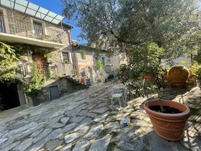 Appartamento trilocale in vendita in Via XXV Aprile, Imperia