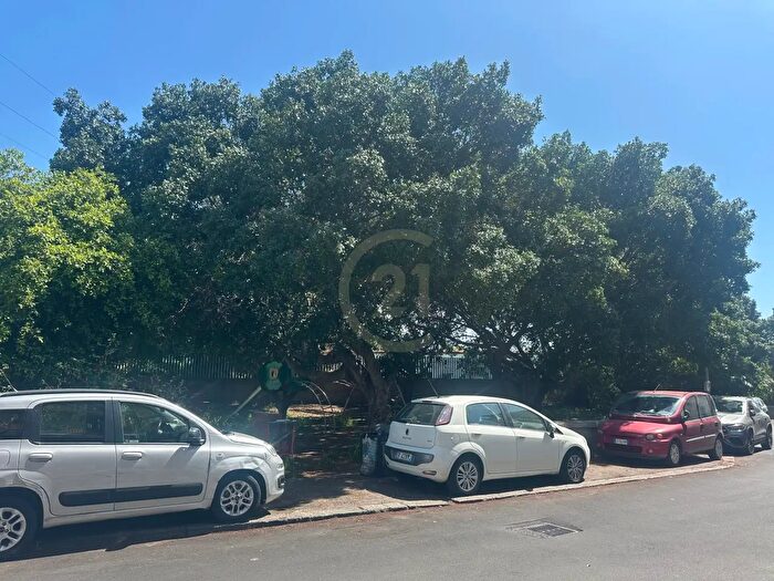 Appartamento trilocale in vendita in Via degli Agrumi, Catania