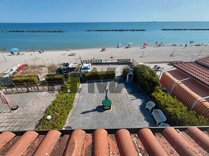 Casa con 6 locali in vendita in Via Ponente, Falconara Marittima