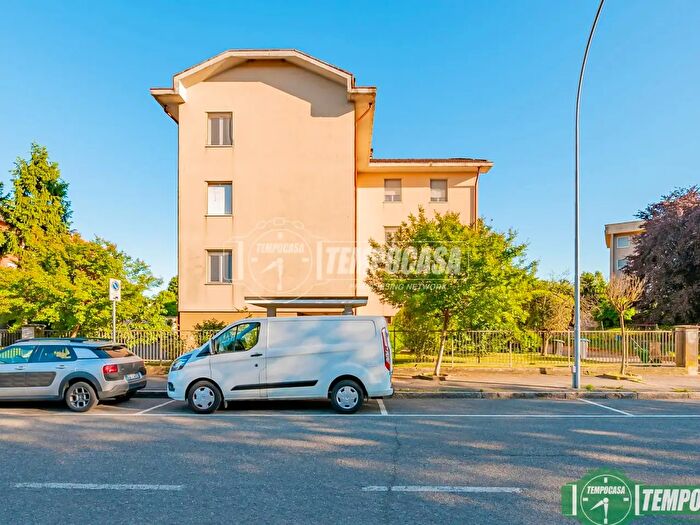 Appartamento quadrilocale in vendita in Via Papa Giovanni XXIII, Tavazzano Con Villavesco