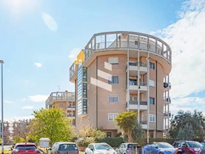 Appartamento trilocale in vendita in Largo Michele Gervasio, Roma