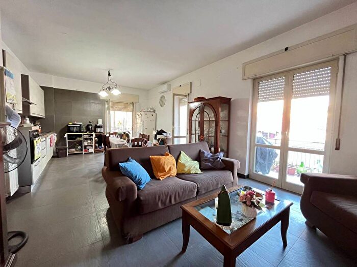 Appartamento trilocale in affitto in Via Vecchia San Gennaro, Pozzuoli Alta, Pozzuoli