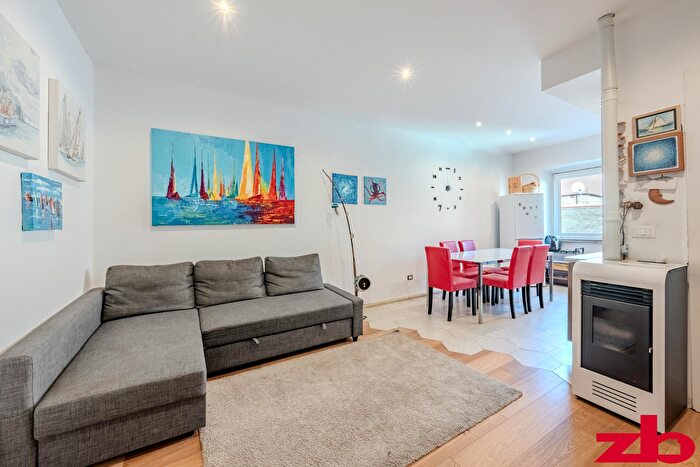 Appartamento quadrilocale in vendita in Piazza Battelli, Genova