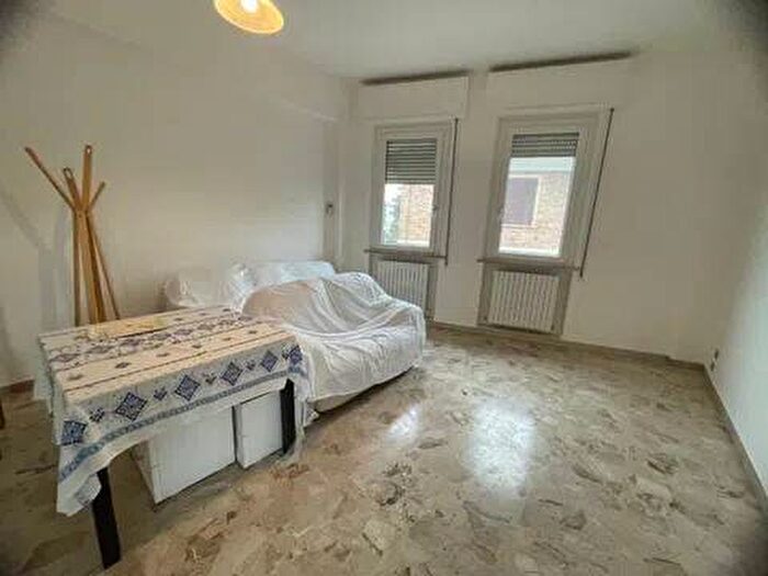Appartamento con 5 locali in affitto in Via Ettore Mancini, Pantano, Pesaro
