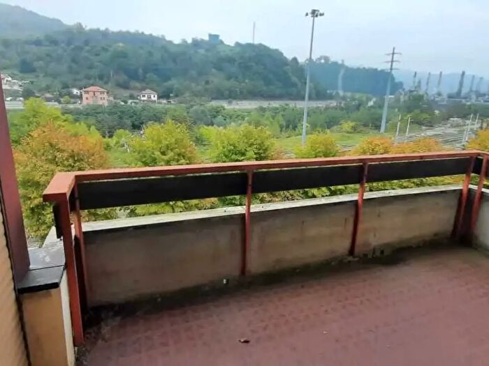 Appartamento con 5 locali in vendita in Via Natale Gallino, Busalla
