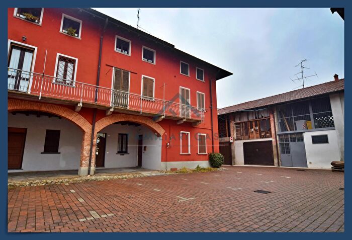 Casa con 5 locali in vendita in Via Giuseppe Brusa, Bodio Lomnago