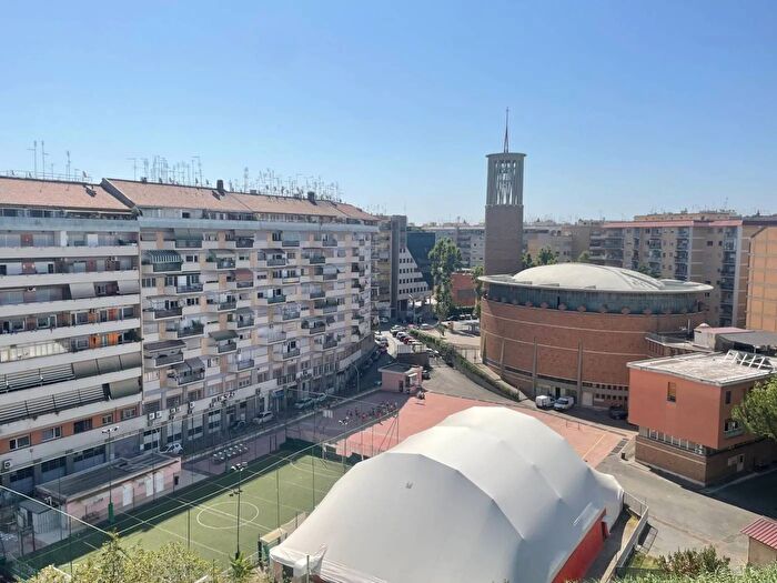 Appartamento quadrilocale in vendita in Via Antonio Pacinotti, Roma